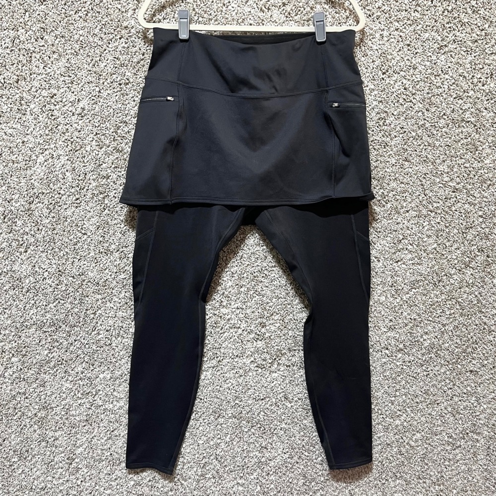 Athleta High Traverse Black 2-in-1 Skirted Leggings in Size Large